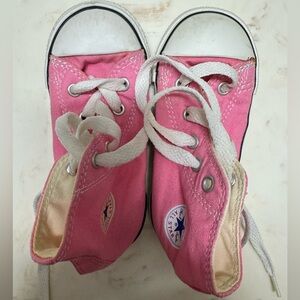 Toddler size 7 pink converse